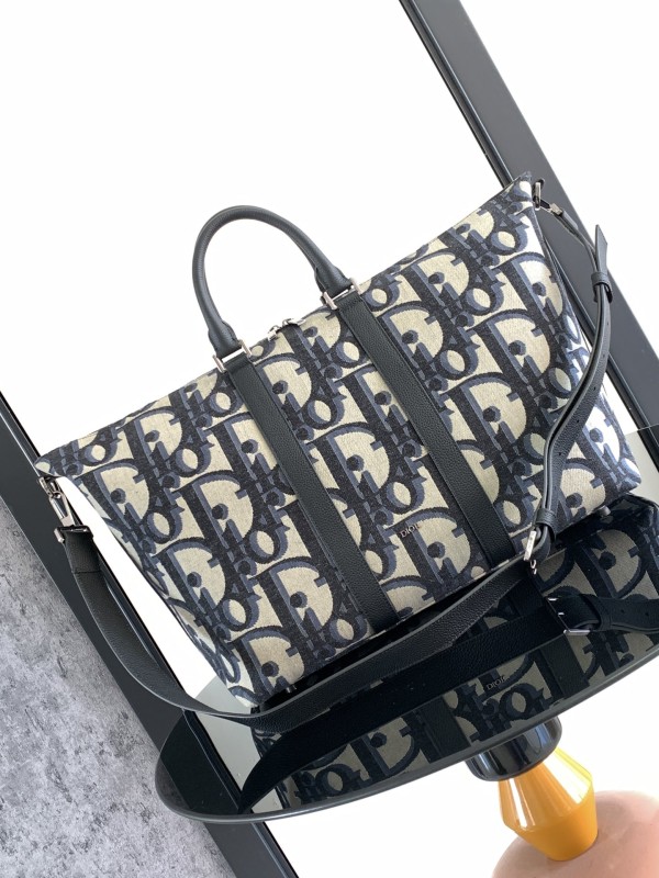 Dior（Weekender 40）