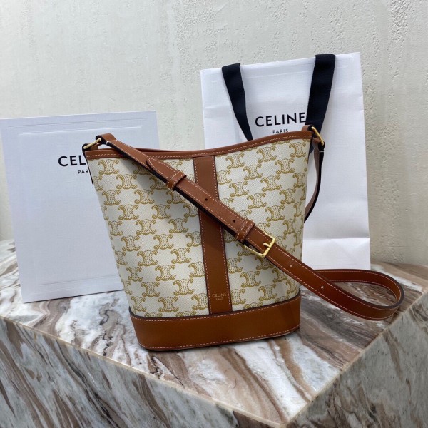 Celine(TRIOMPHE CANVAS)