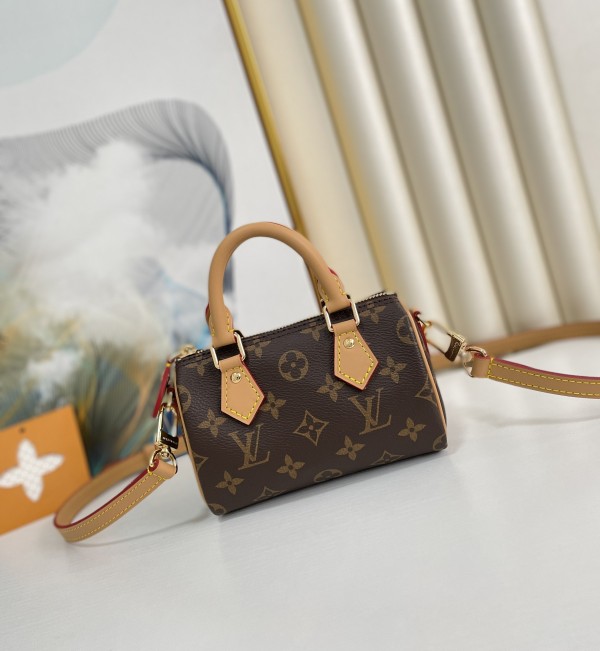 Louis Vuitton(Nano Speedy)