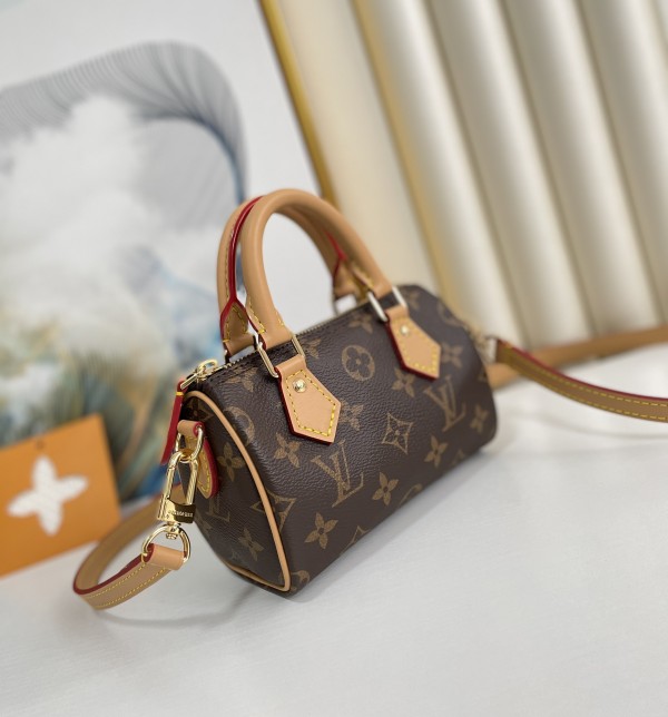 Louis Vuitton(Nano Speedy)