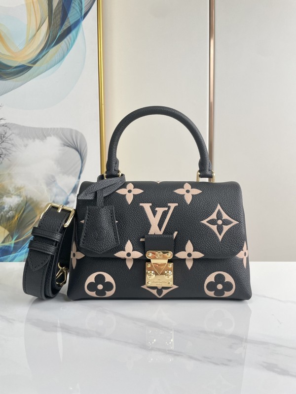 Louis Vuitton(MADELEINE BB)
