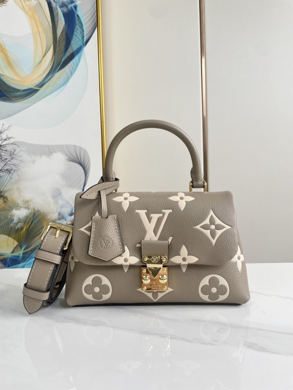 Louis Vuitton(MADELEINE BB)
