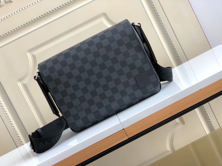 Louis Vuitton（District）
