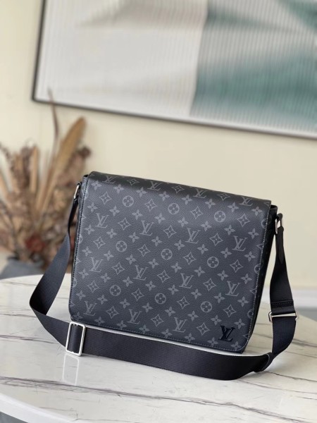 Louis Vuitton(District )