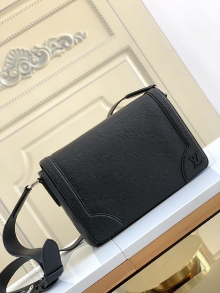 Louis Vuitton (Flap)