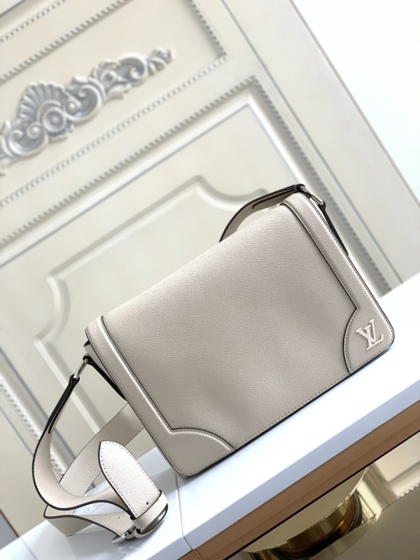Louis Vuitton(Flap)