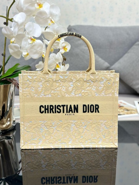 Dior(Book tote)