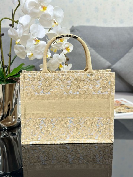 Dior(Book tote)