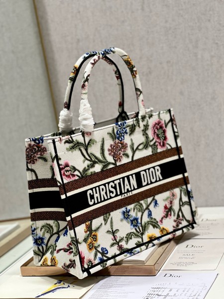 Dior(Book tote)