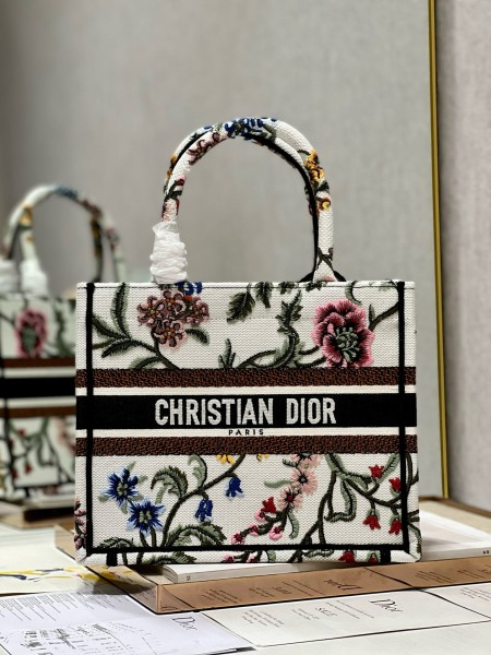 Dior(Book tote)