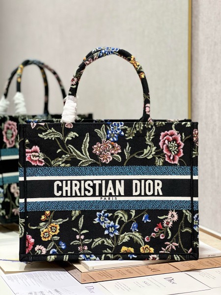 Dior(Book tote)