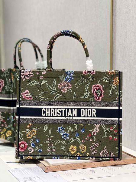 Dior(Book tote)