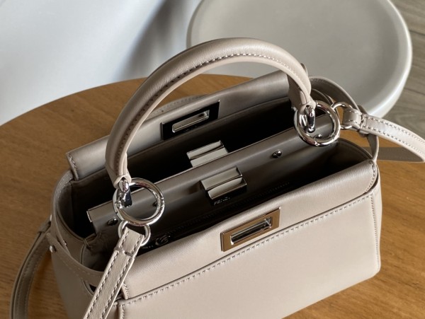 Fendi(peekaboo)