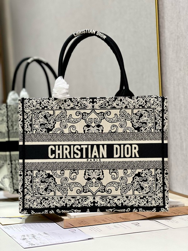 Dior(Book tote)