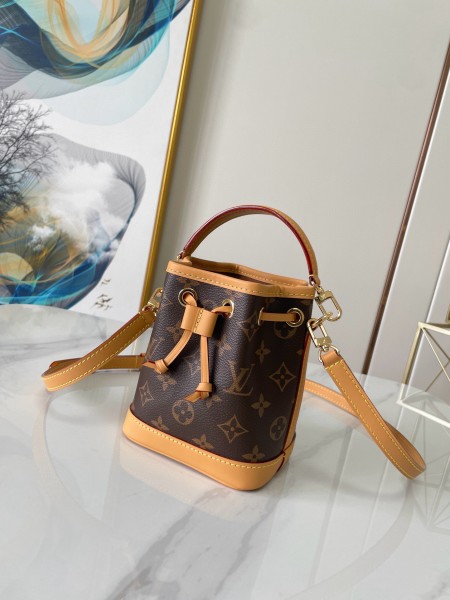 Louis Vuitton(Nano Noe)