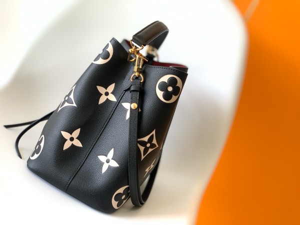 Louis Vuitton(Neo Noe)