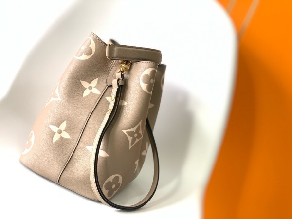 Louis Vuitton(Neo Noe)