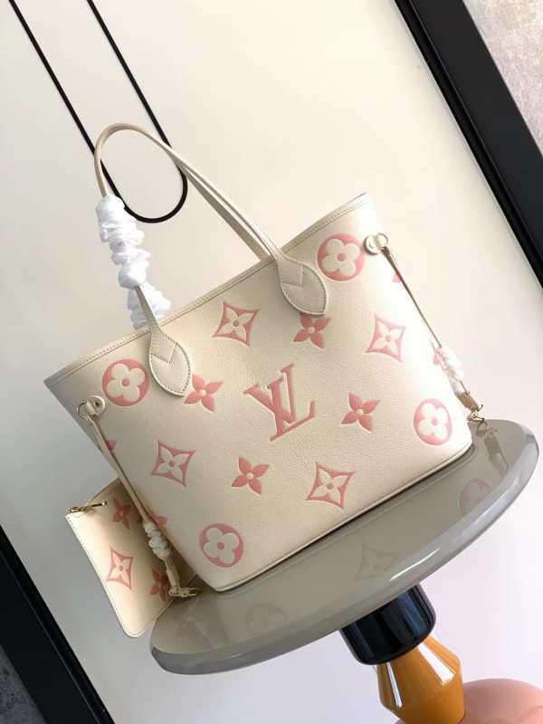Louis Vuitton(Never full)