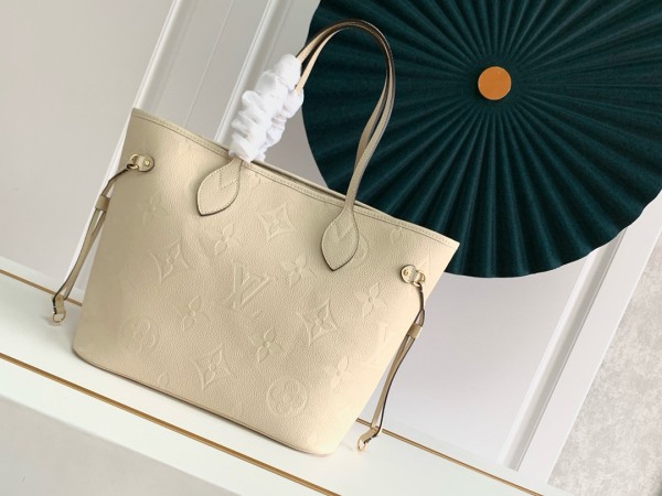 Louis Vuitton(Never full)
