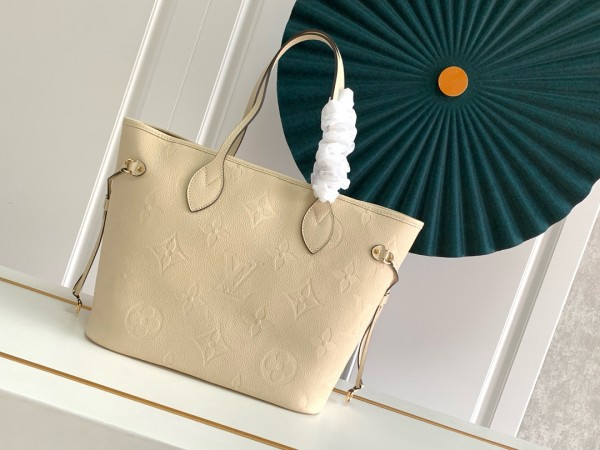 Louis Vuitton(Never full)