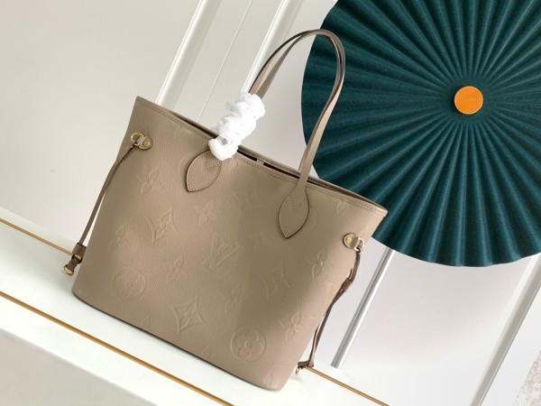 Louis Vuitton(Never full)