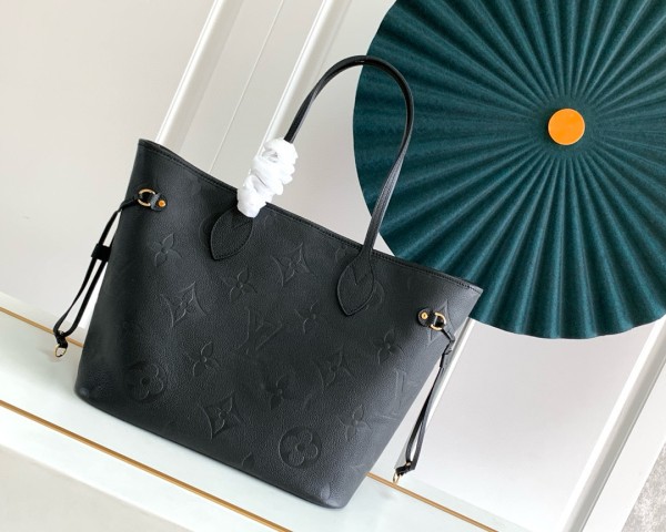 Louis Vuitton(Never full)