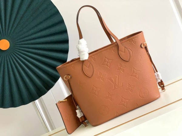 Louis Vuitton(Never full)