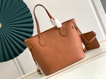 Louis Vuitton(Never full)