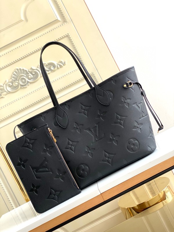 Louis Vuitton(Never full)