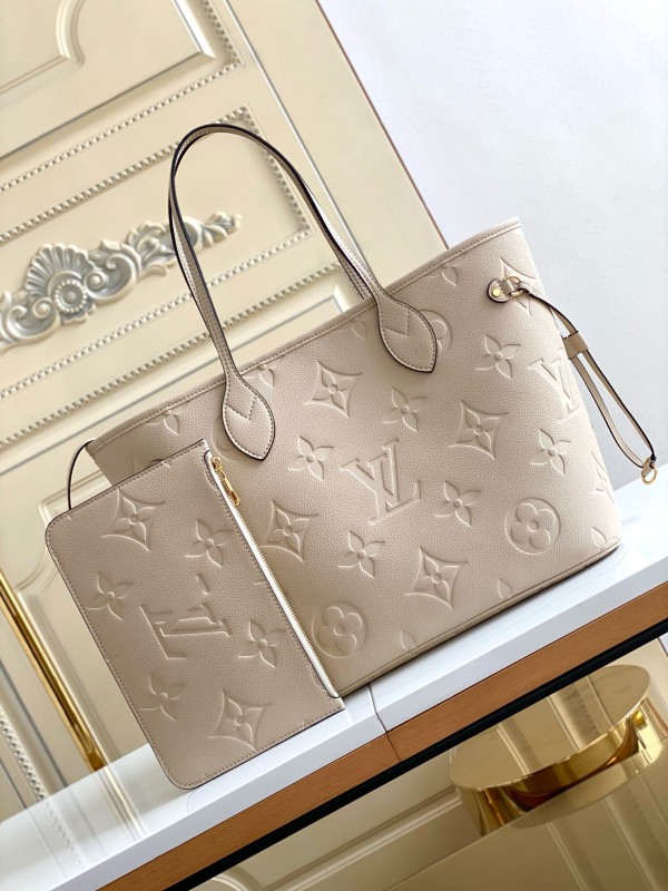 Louis Vuitton(Never full)