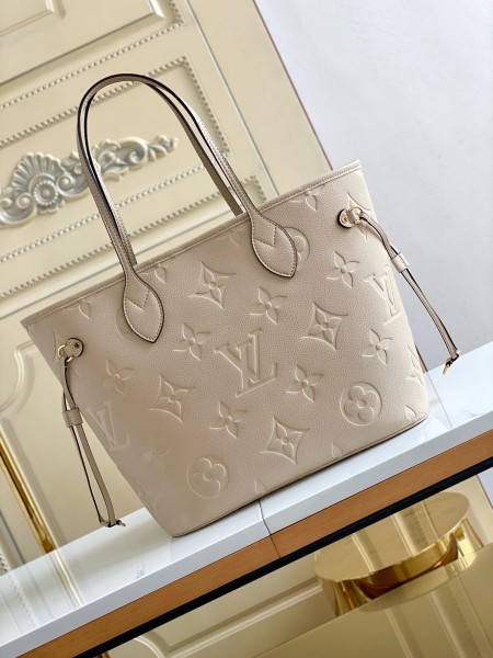 Louis Vuitton(Never full)