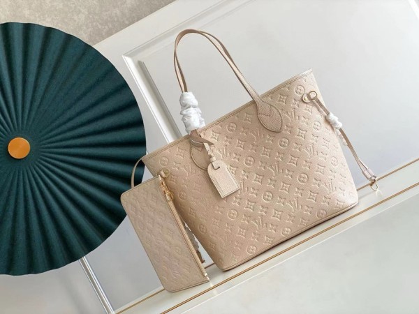 Louis Vuitton(Never full)