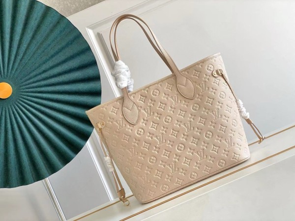 Louis Vuitton(Never full)