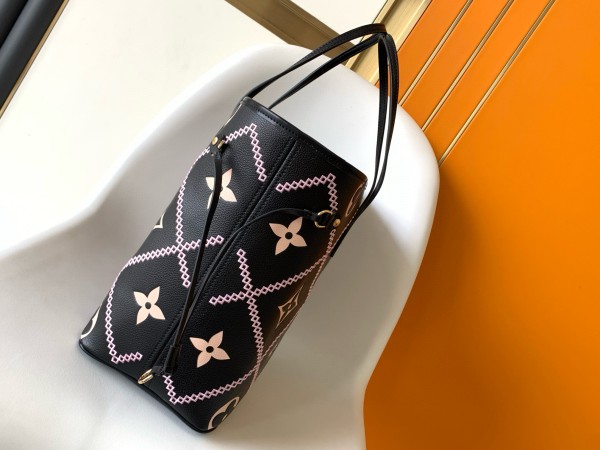 Louis Vuitton(Never full)