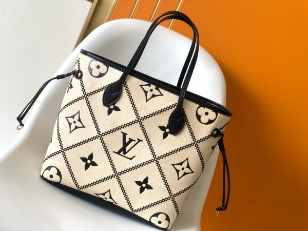 Louis Vuitton(Never full)