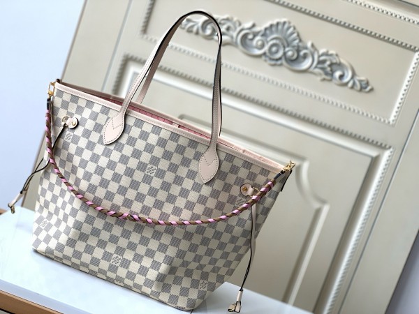 Louis Vuitton(Never full)