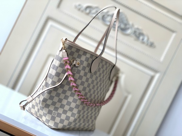 Louis Vuitton(Never full)