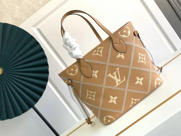 Louis Vuitton(Never full)