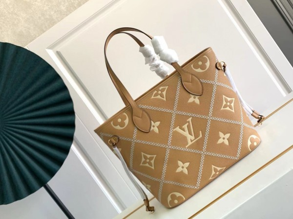 Louis Vuitton(Never full)