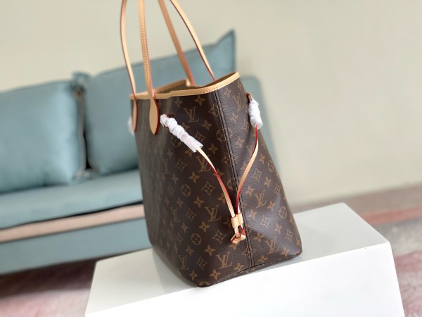 Louis Vuitton(Never full)