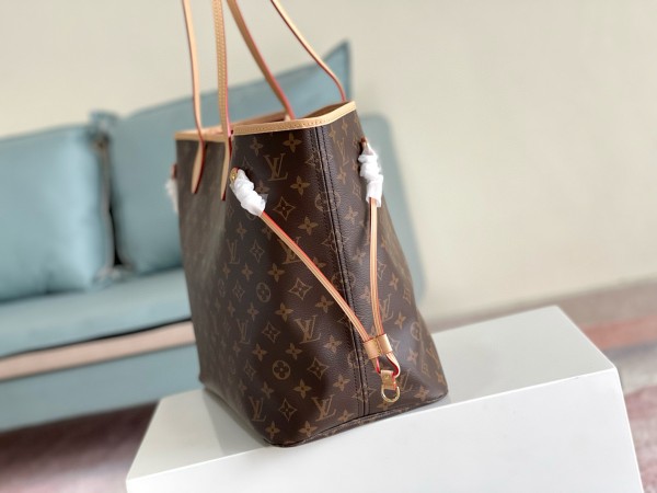 Louis Vuitton(Never full)
