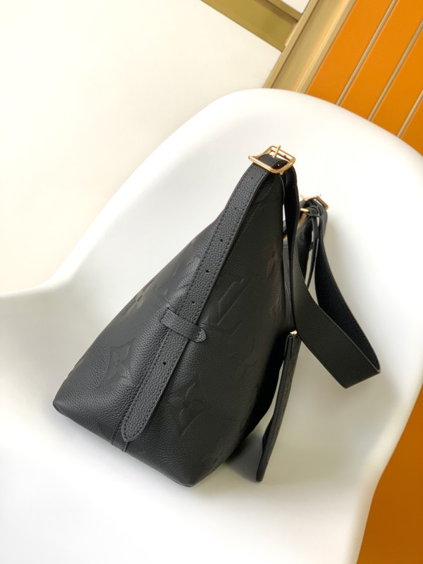 Louis Vuitton（CarryAll）