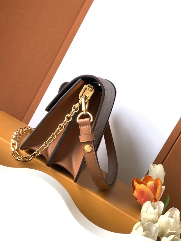 Louis Vuitton（Dauphine）
