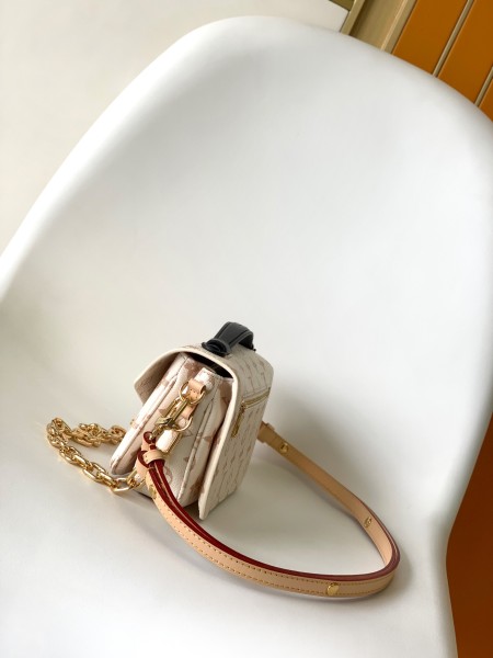 Louis Vuitton（Pochette）