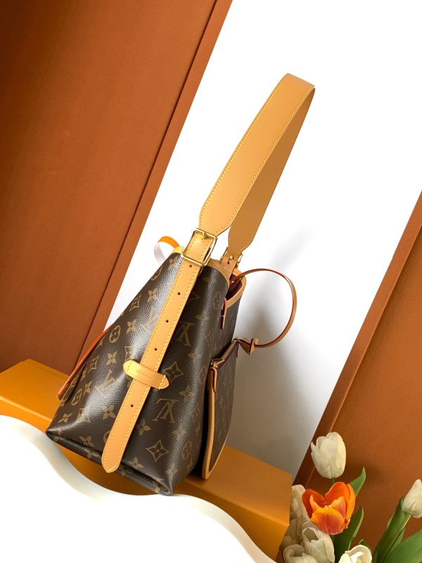 Louis Vuitton（CARRYALL）