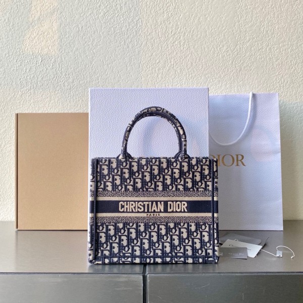 Dior（BookTote)
