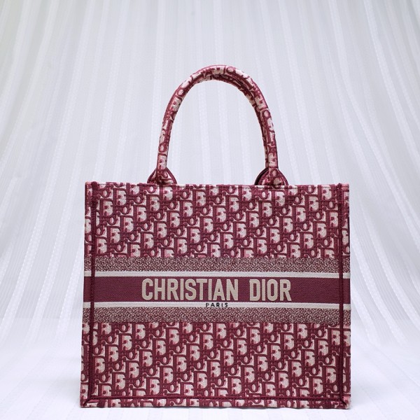 Dior（BookTote)