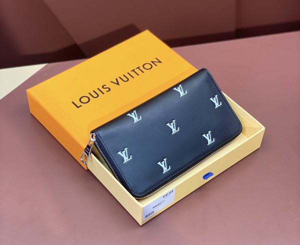 Louis Vuitton (Zippy)