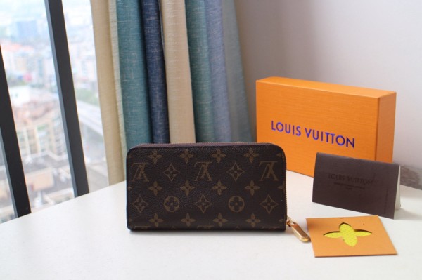 Louis Vuitton (Zippy)