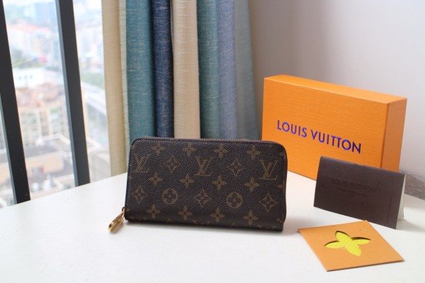 Louis Vuitton (Zippy)